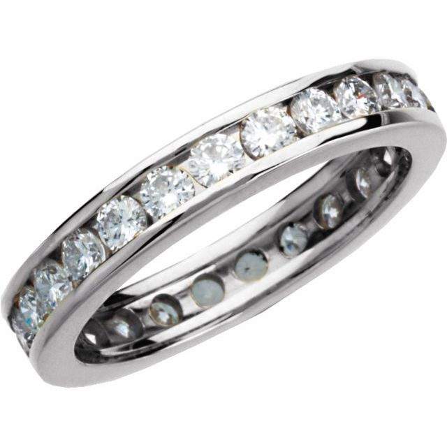 Argolla de eternidad con 1 1/4 ct total de diamantes naturales