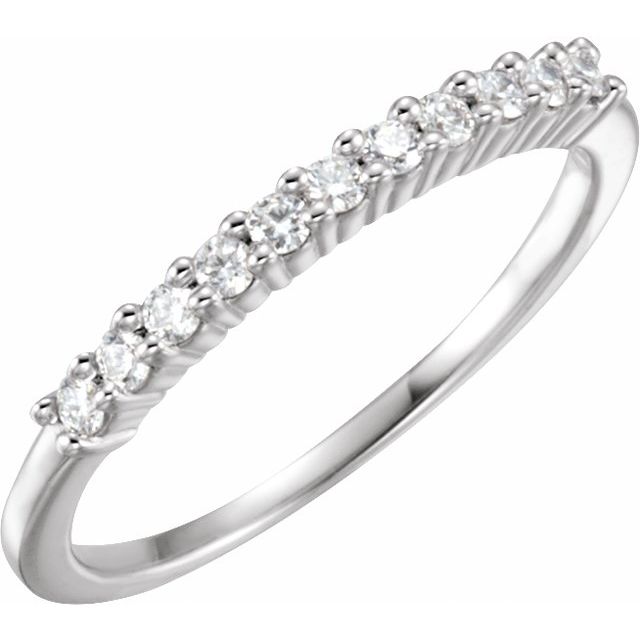 Argolla de aniversario con 1/5 ct total de diamantes naturales
