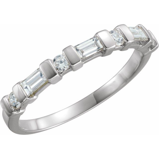 Argolla de aniversario con 3/8 ct total de diamantes naturales